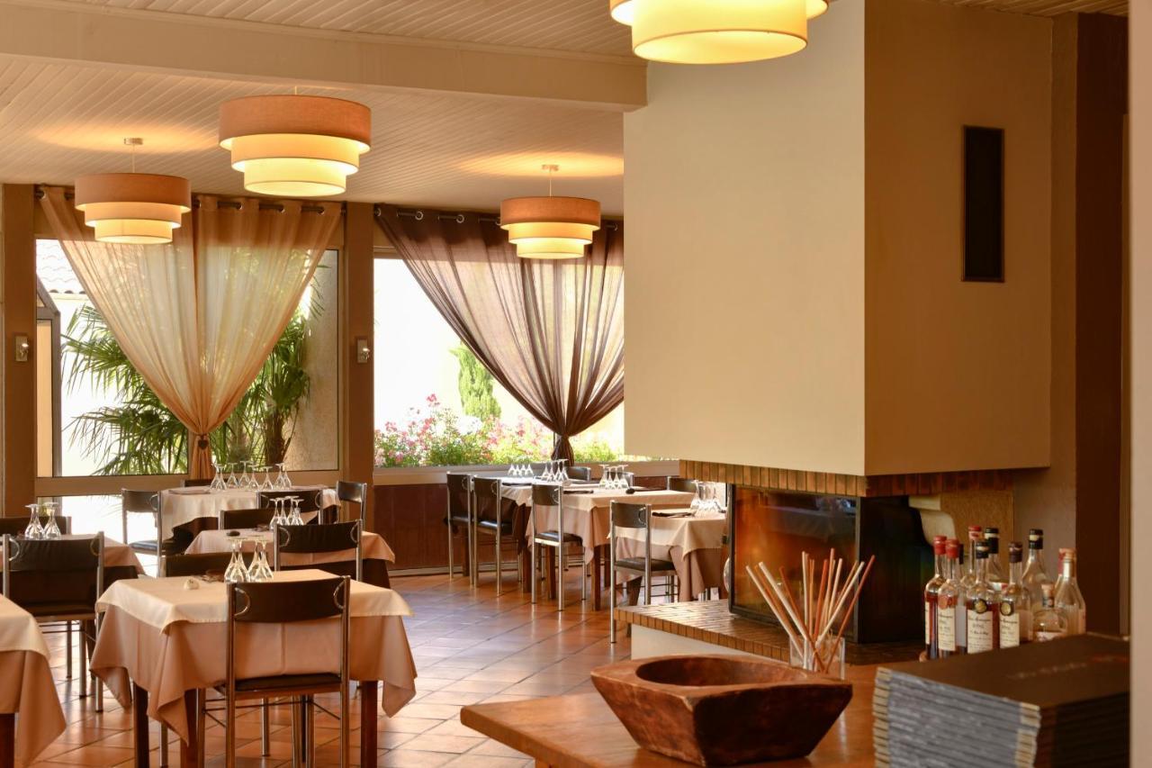 Logis Hotel & Restaurant Le Pardaillan Gondrin Eksteriør billede