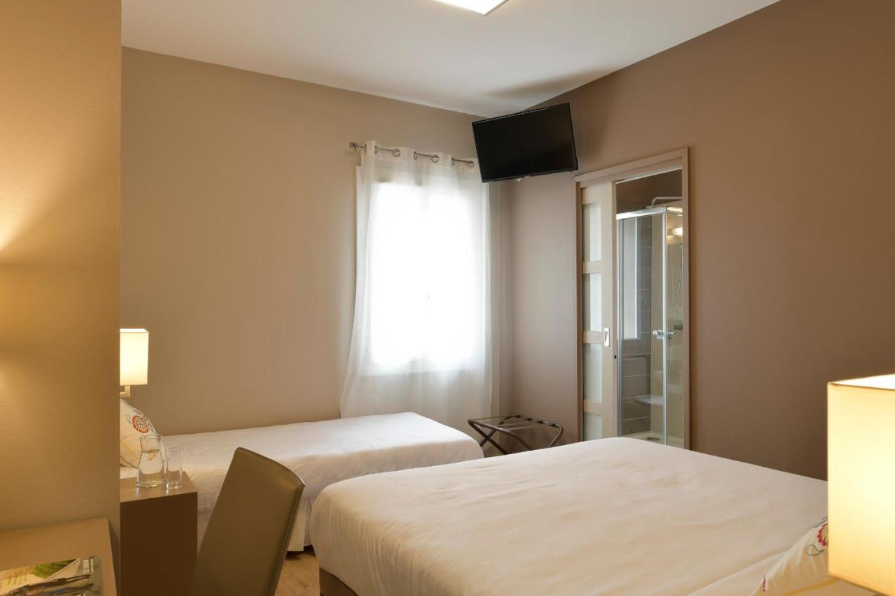 Logis Hotel & Restaurant Le Pardaillan Gondrin Eksteriør billede