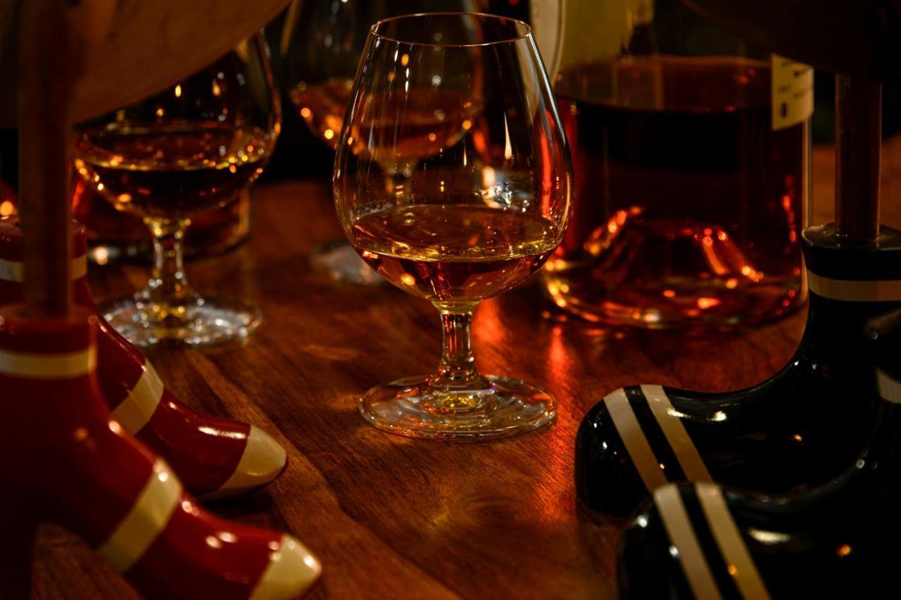 Logis Hotel & Restaurant Le Pardaillan Gondrin Eksteriør billede