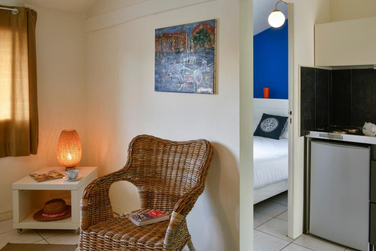 Logis Hotel & Restaurant Le Pardaillan Gondrin Eksteriør billede