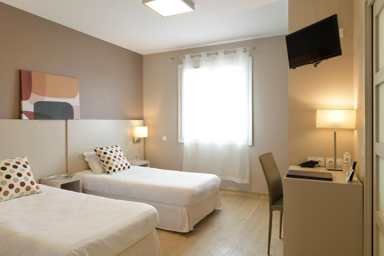 Logis Hotel & Restaurant Le Pardaillan Gondrin Eksteriør billede