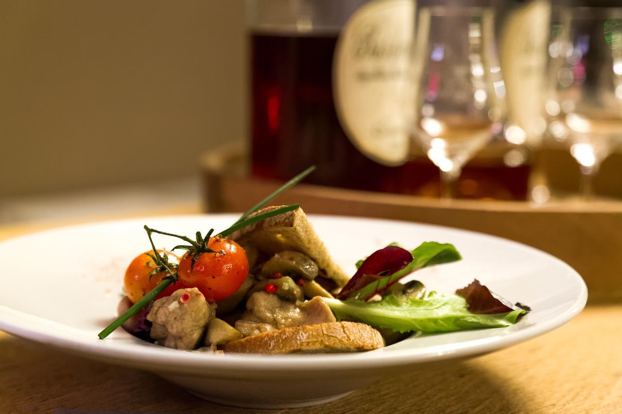 Logis Hotel & Restaurant Le Pardaillan Gondrin Eksteriør billede
